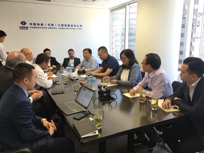 1537861394666198.jpg 姚强总电建巴西办公室会议照.jpg