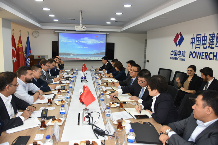 1540444659763122.jpg 双方会上沟通交流.JPG