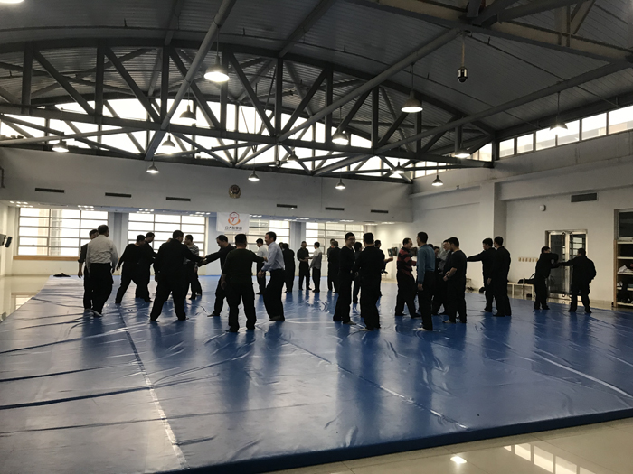 1540946229569580.jpg 实操演练(人身安全防卫).jpg