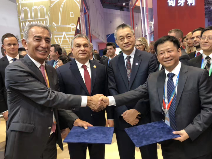 1541656442395996.jpg 友好见面.jpg