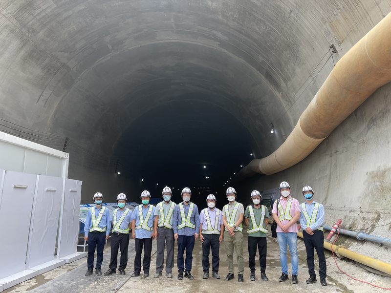 雅万高铁二号隧洞合影.jpg