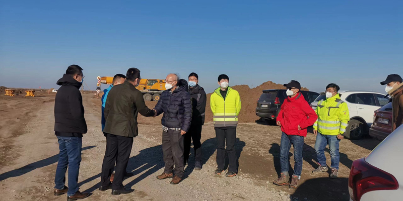 宋利群考察项目现场1.jpg