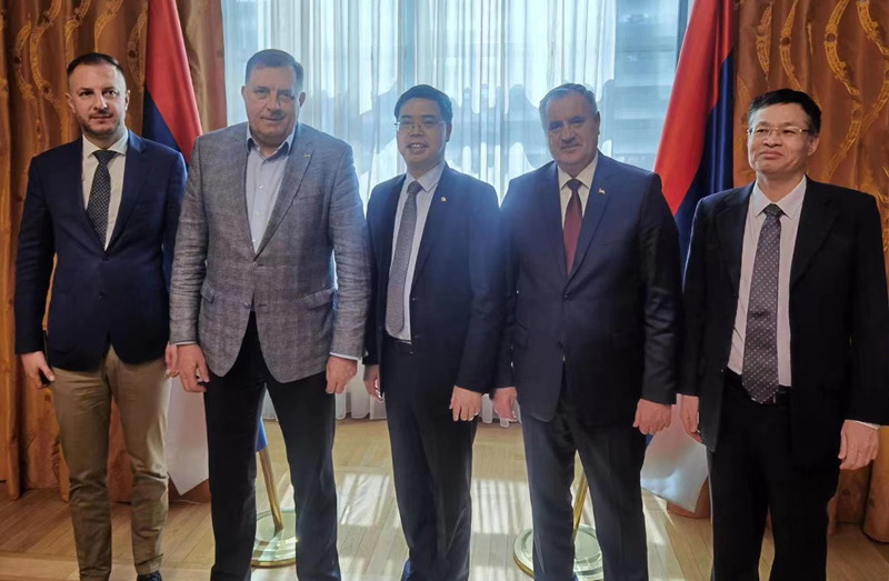 1. 拜会多迪克.jpg