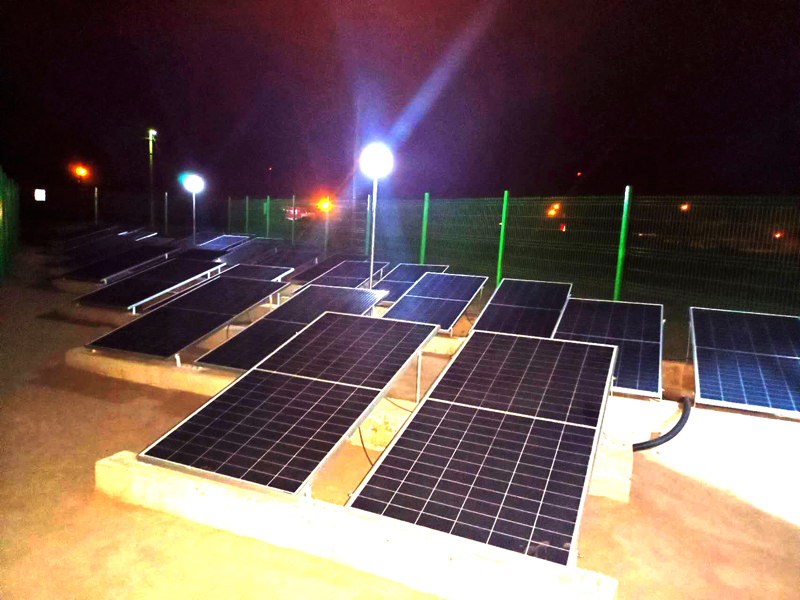 918博天堂在安哥拉库内内省Cuvelai市开展“百企千村”捐助活动 (2).jpg