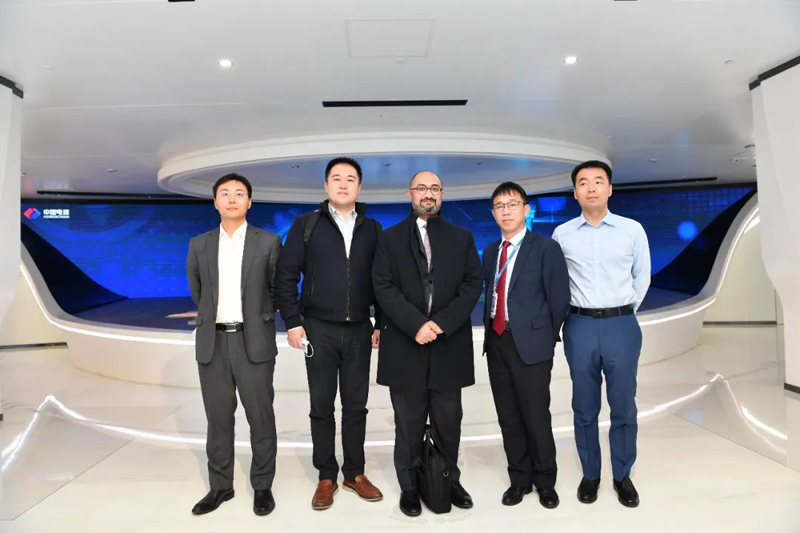 230325-梁军会见阿联酋马斯达尔公司总监默罕默德·萨希 (1).jpg