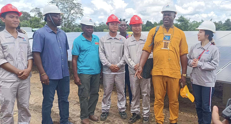 苏里南副总统Ronnie Brunswijk先生现场指导.jpg